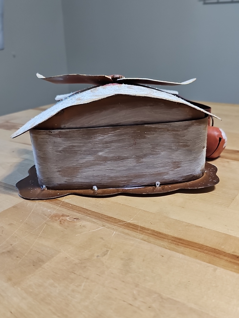 Rustic Santa Face Metal Container - Picture 5 of 5